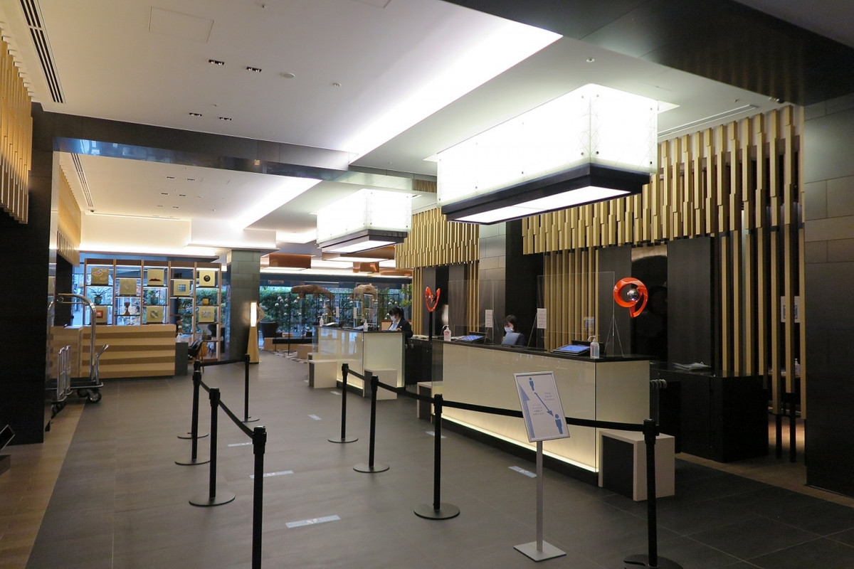 ロビーも落ち着いた雰囲気で…