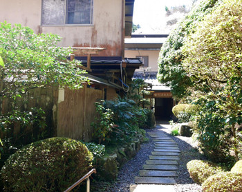 3．島崎藤村も愛した庭園を備える「吉野温泉 元湯」4242434