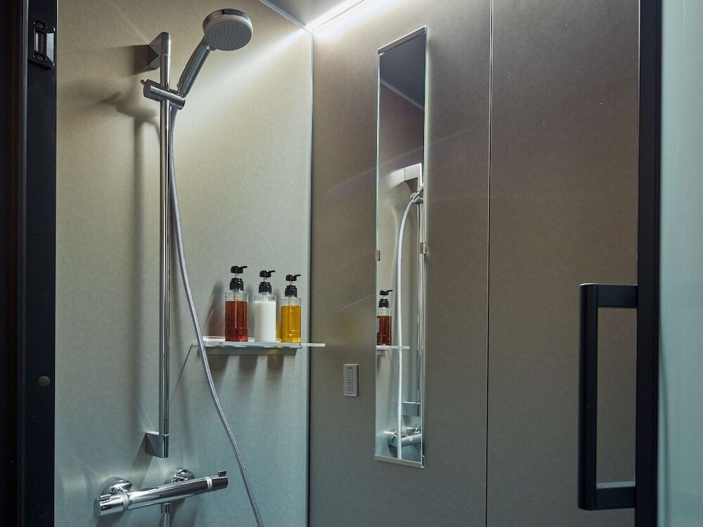 スーペリアー・デラックス　シャワー