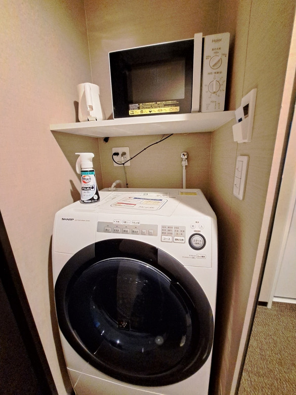 洗濯乾燥機と電子レンジ