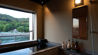 [胡蝶] 宇治川眺望 半露天風呂付ラグジュアリーツイン  (禁煙)