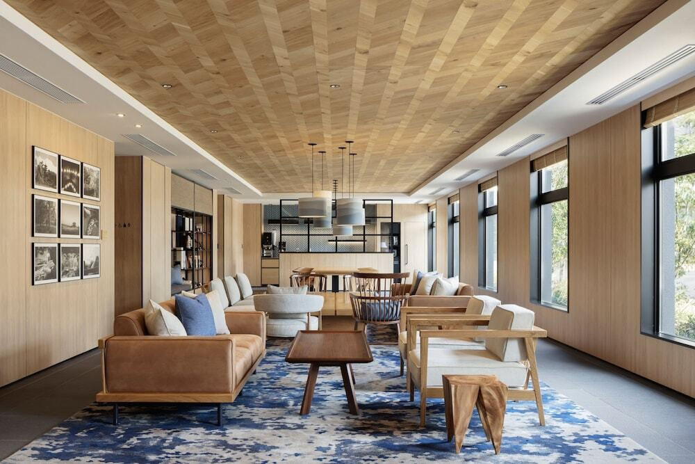 ロビーラウンジ①