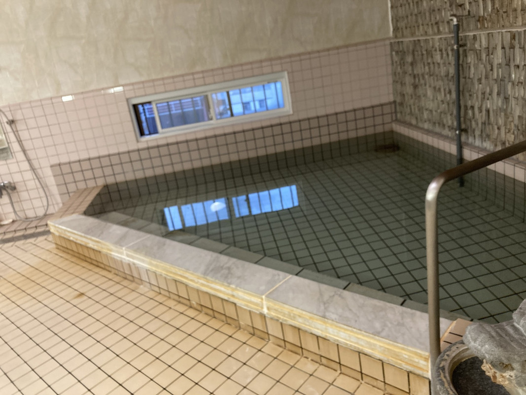 大浴場は変わったところに窓があります