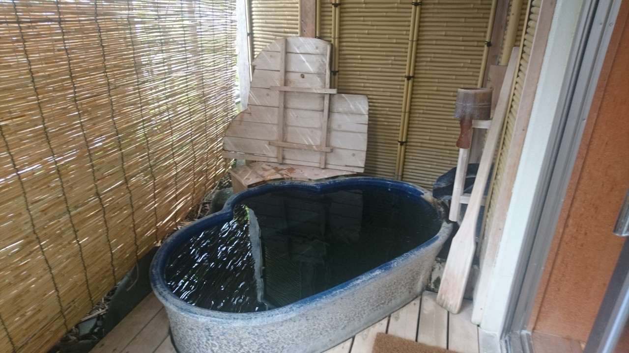 源泉掛け流し 部屋の風呂