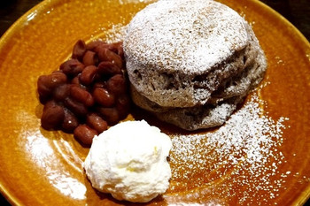 「フラッフィー」料理 45618 加賀棒茶のパンケーキ