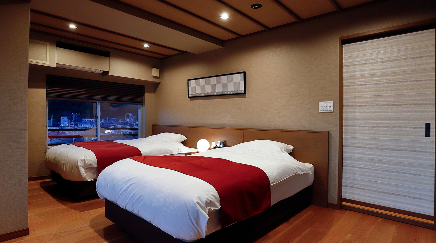 こみなと漁師料理 海の庭（コミナトリョウシリョウリ ウミノニワ） / 2