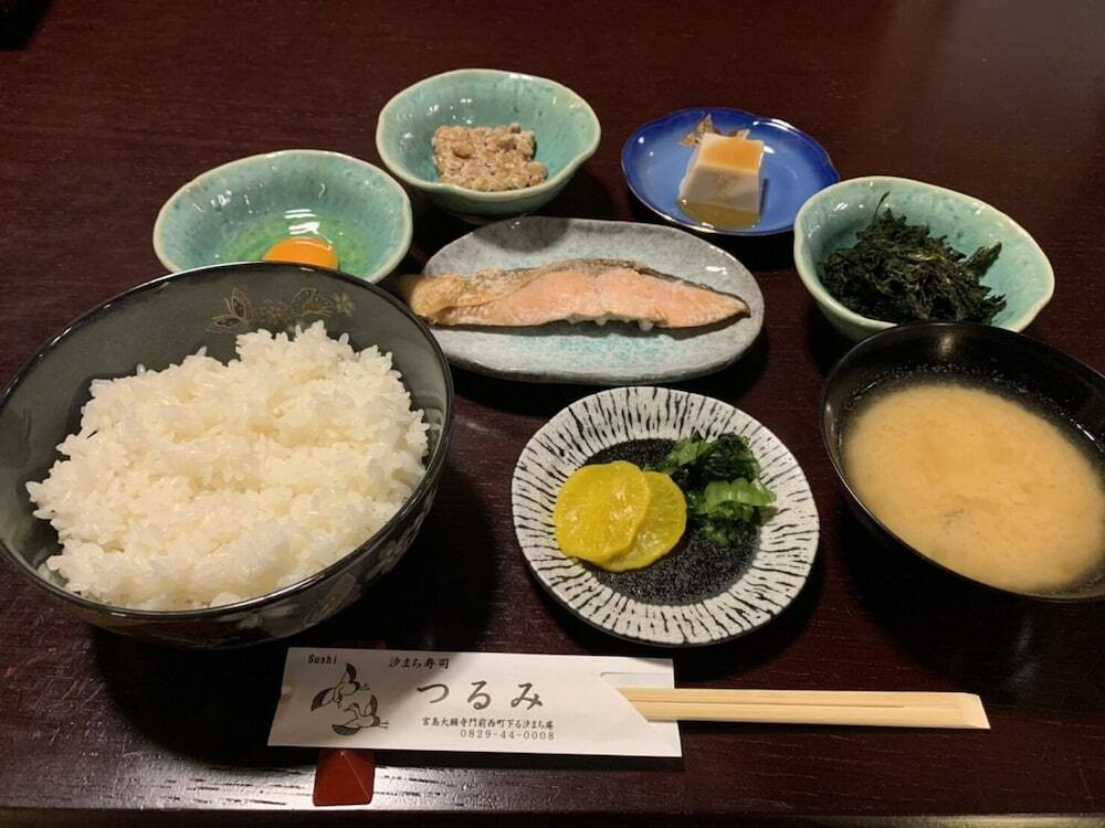 朝食