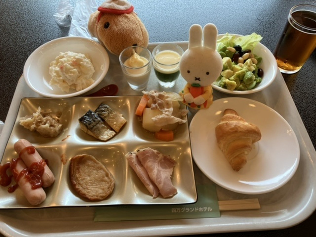 朝食は品数は少なめでしたが美味しい！