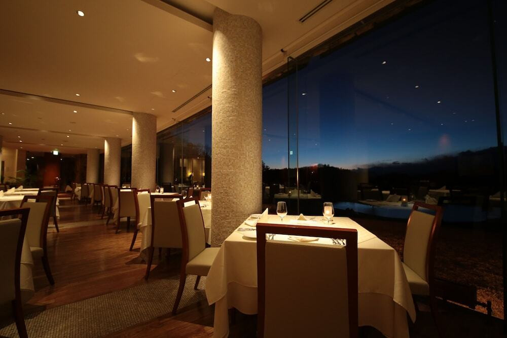 レストラン(夜)