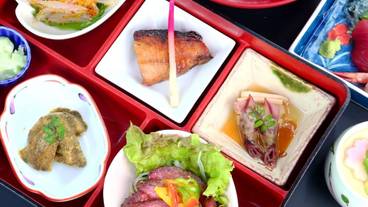 食事・飲み物 / 10