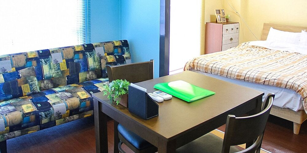 客室内のダイニングエリア