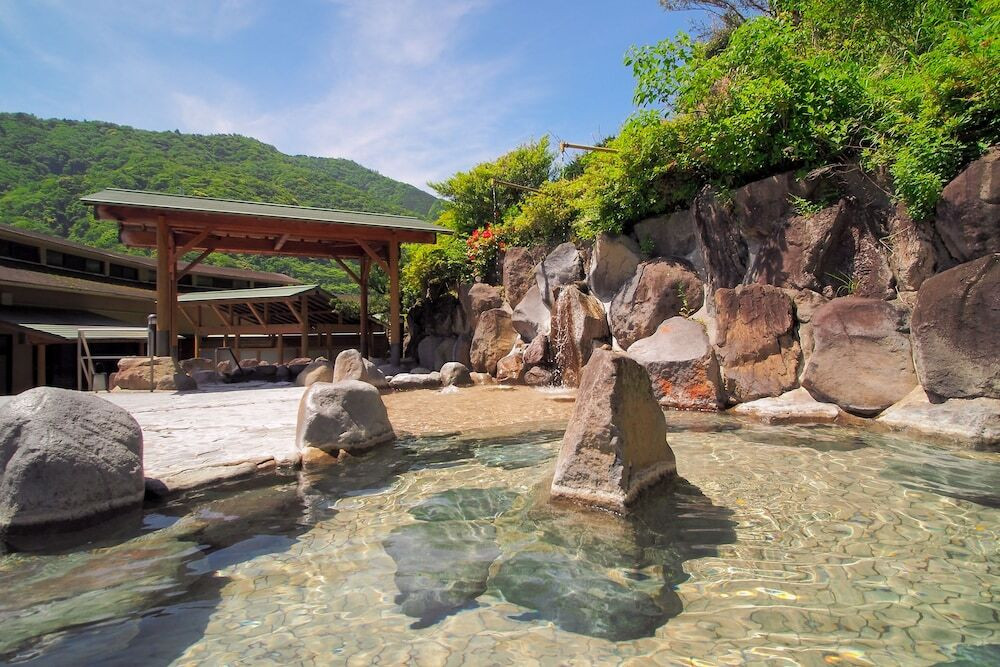 6つの浴槽に貸切風呂も！緑に包まれた温泉宿4247637