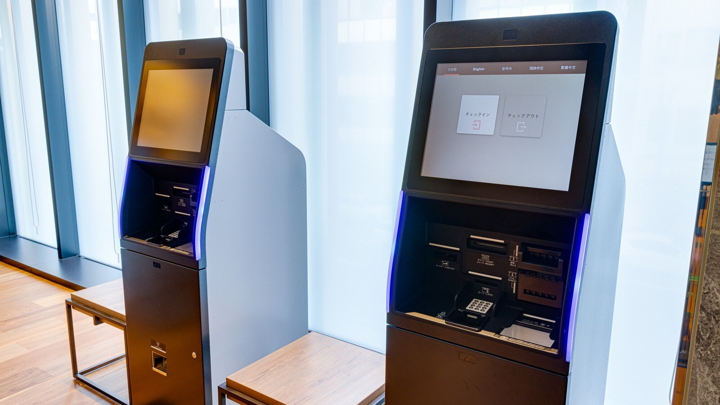 自動チェックイン・アウト機