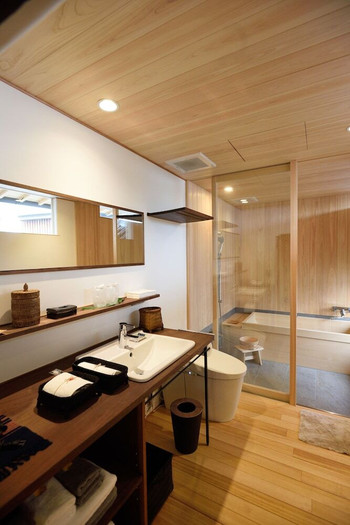 砂糖問屋の建物を改装。雰囲気抜群のモダン宿3849118