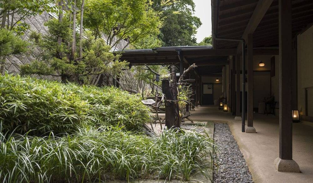 それぞれの棟をつなぐ回廊 / 4