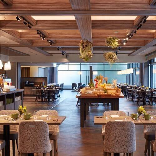 ルームサービスで
至福を噛みしめる / 3