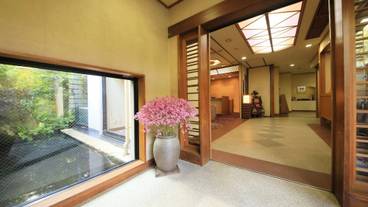 内部エントランス / 2