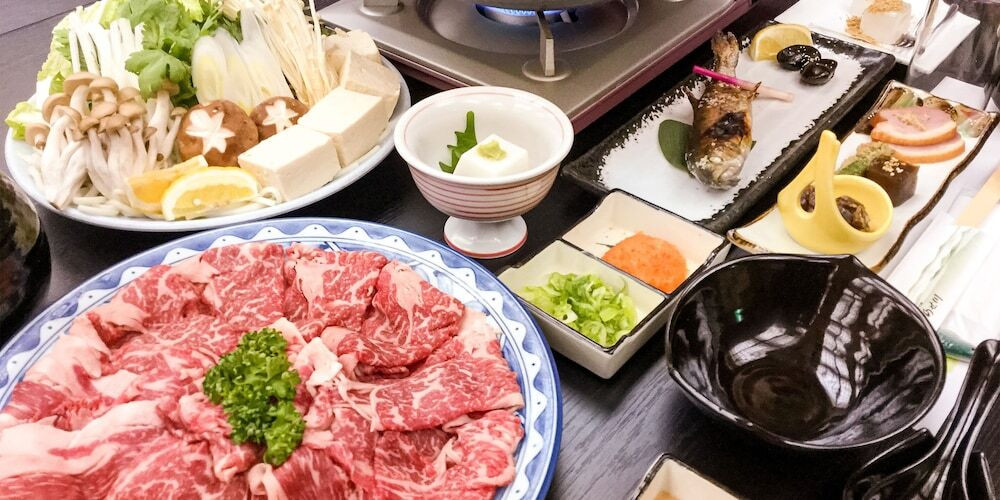 旅館のお食事処