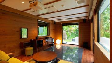 スパリビング付ツインルーム／離れのスパリビング / 1