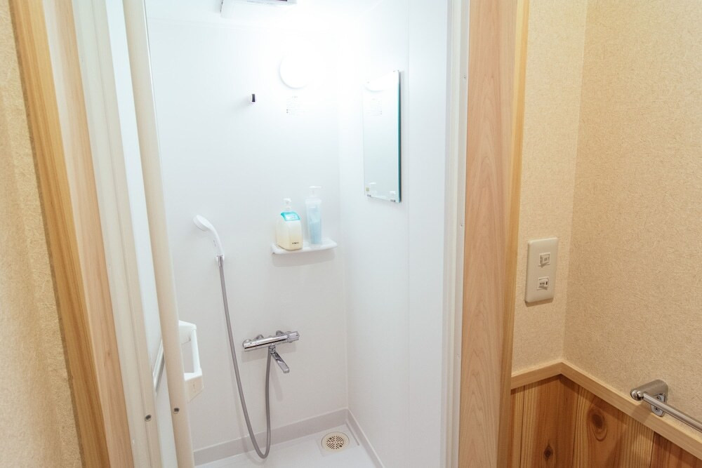 バスルームのシャワー