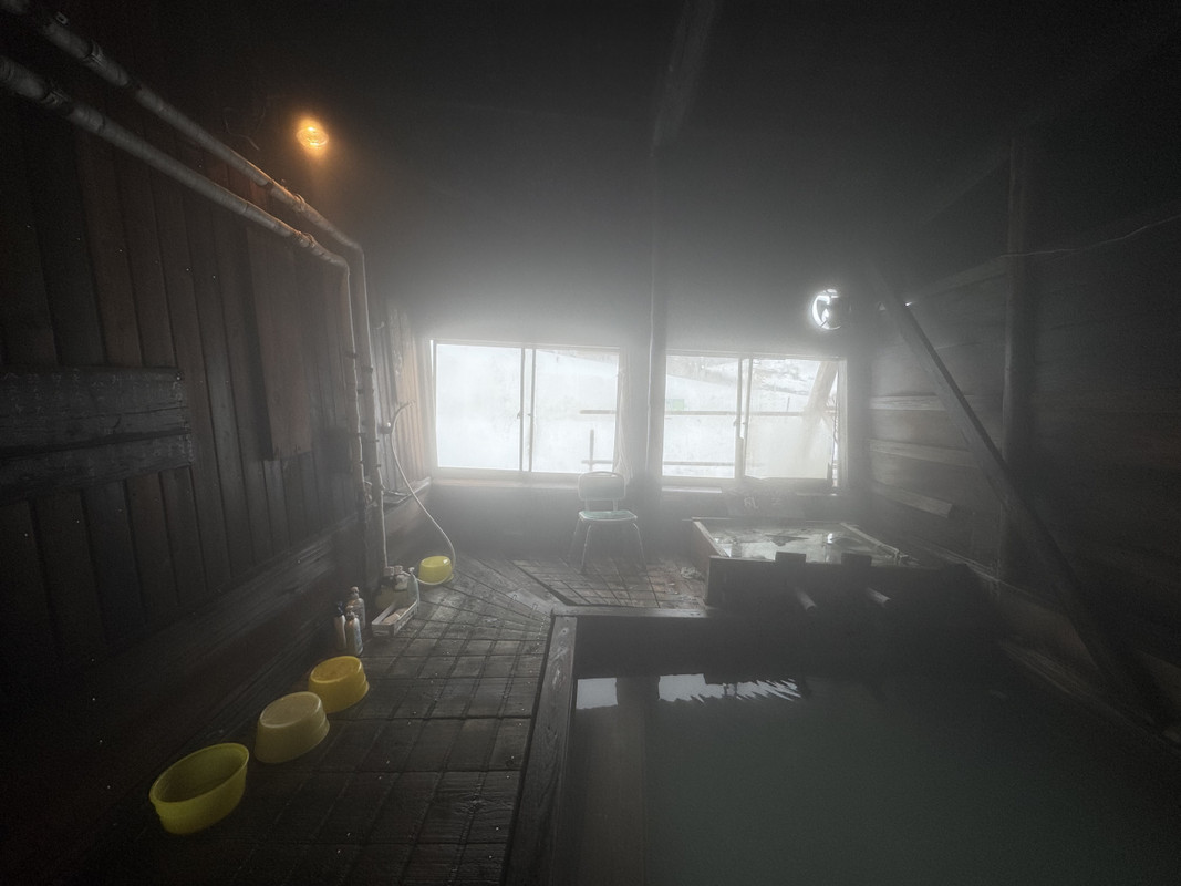 施設はかなりくたびれています。