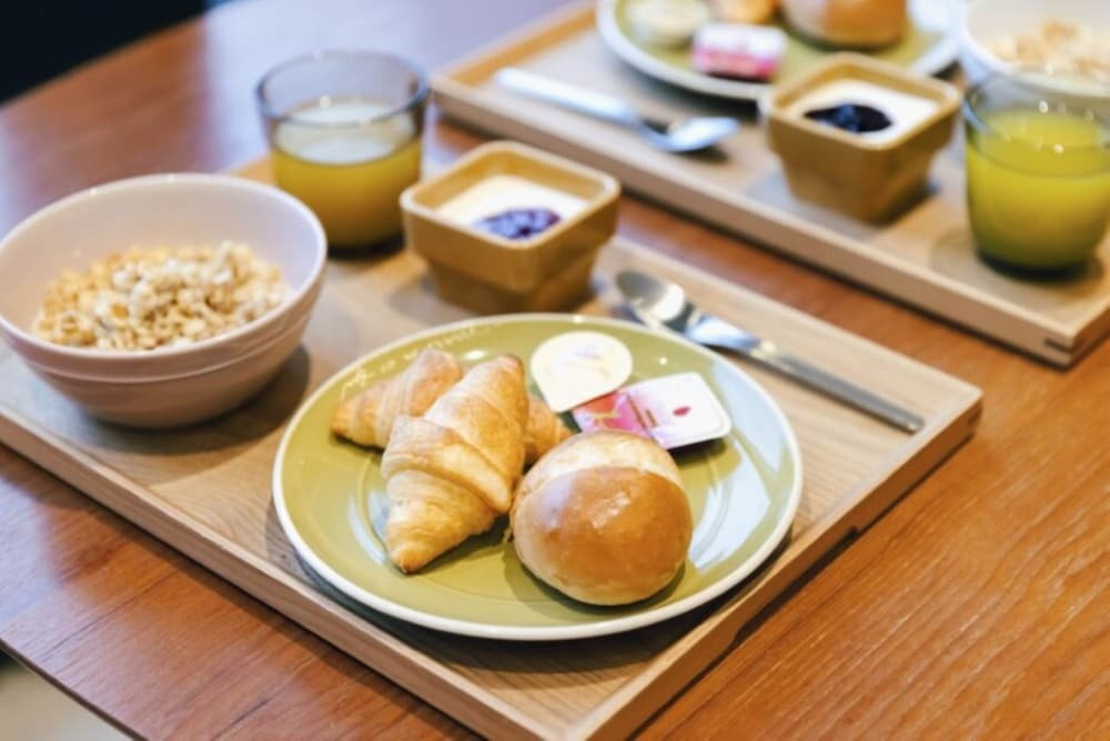 暮らすように滞在。アジアンデザイナーが手がけたポップなホテル4376051