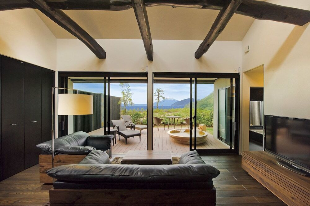 1.世界遺産　富士山を望む宿　富岳群青3642008