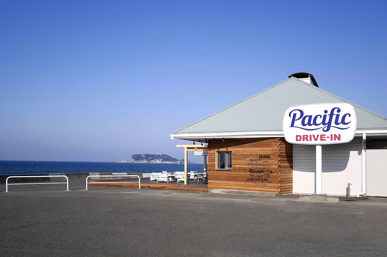 “日本の渚100選”にも選出された海岸へ「七里ヶ浜駅」2591513