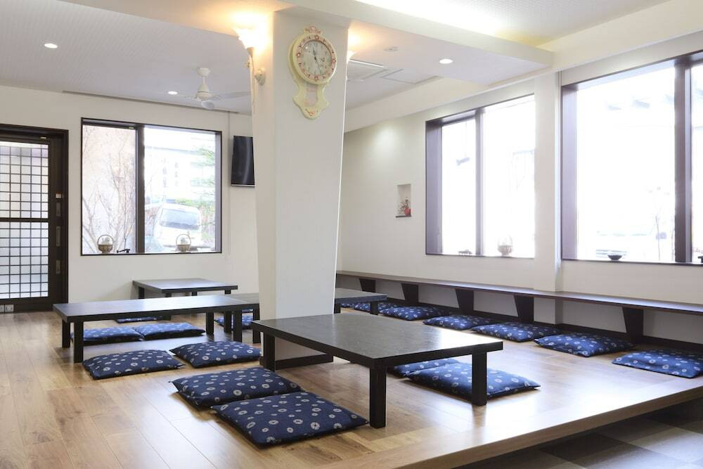 ロビーラウンジ