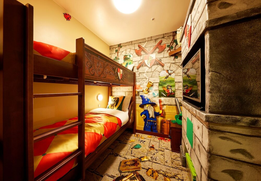 「レゴランド」で遊んだ後もホテルのプレイルームやプールでまだまだ遊べる♪4057281