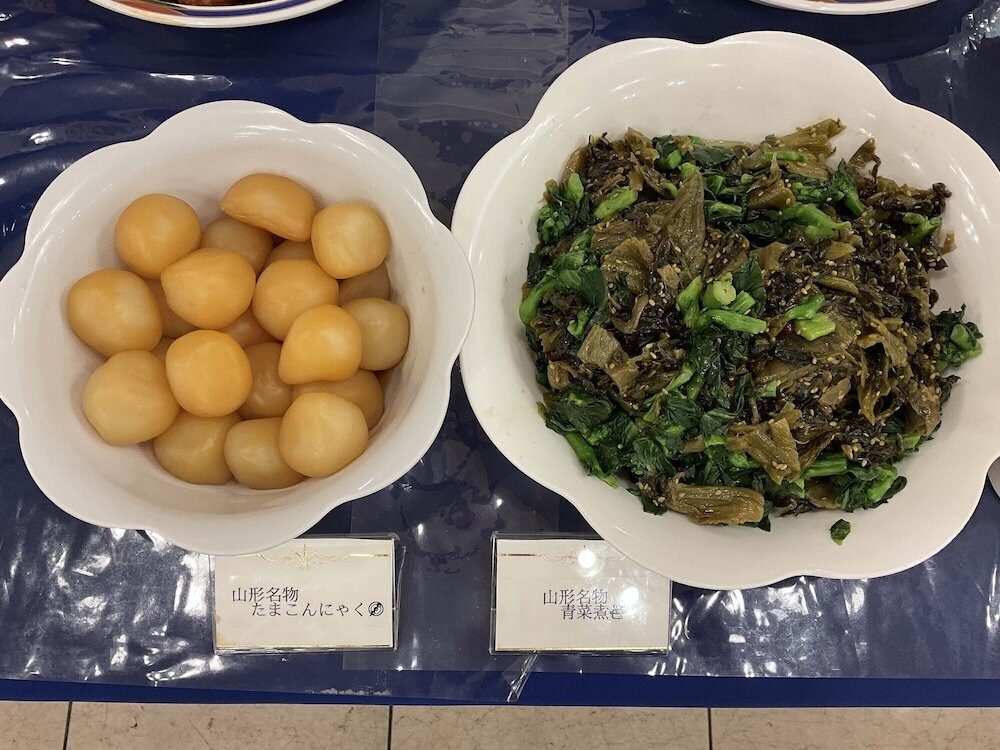 朝食