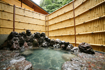 「旅館歌藤」 内観 79562930 吉野銘石露天風呂