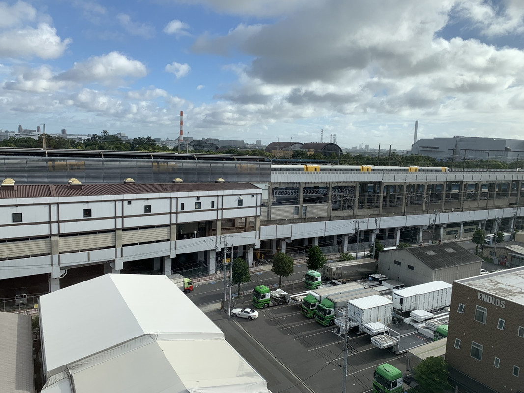 新木場駅、電車VIEW