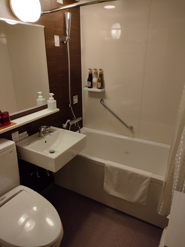 広めのユニットバス