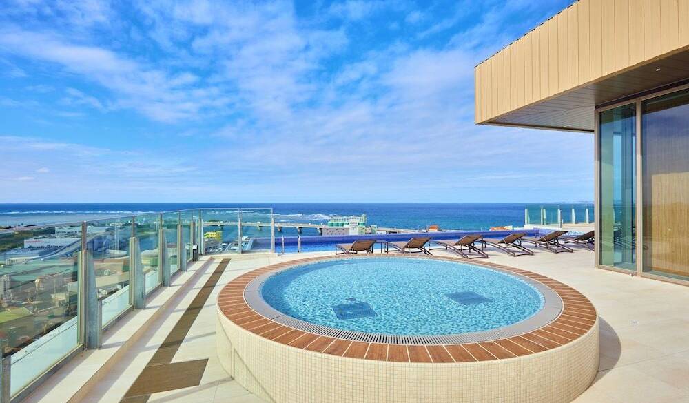 子連れでも安心のキッズプール / 3