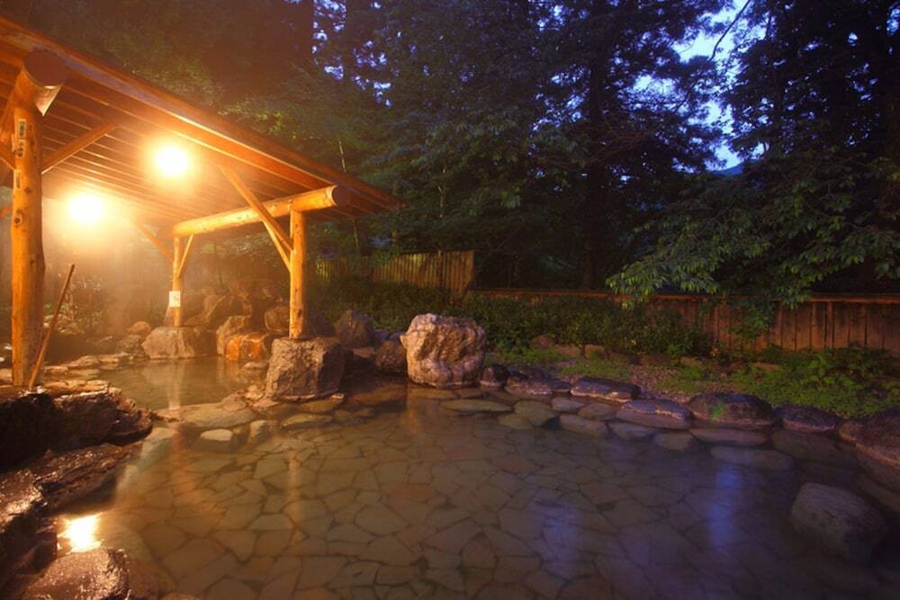 長い歴史と物語を感じる日本最古の湯宿建築3847062