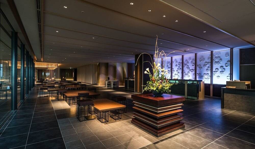 ライトアップが美しい
夜の庭園をお散歩 / 3