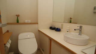 2階和室18畳（トイレ・洗面付き）