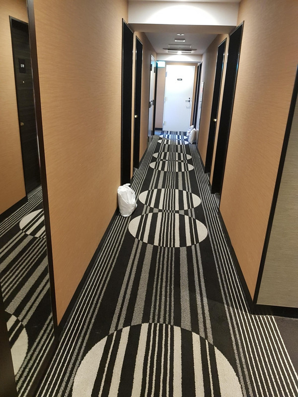 1Fでエスカレーターに乗る時はカードキーが必要