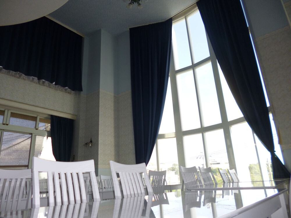 ロビーラウンジ