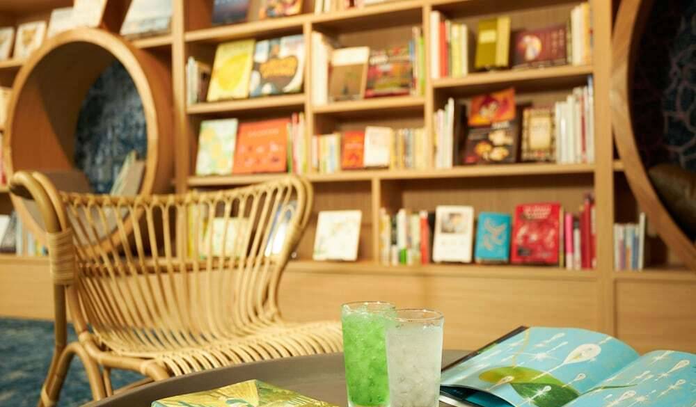 ライブラリーラウンジ / 1