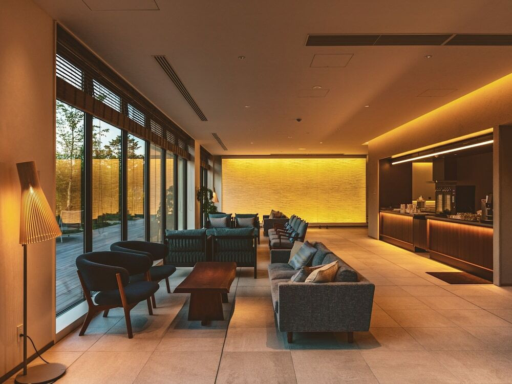 ロビーラウンジ