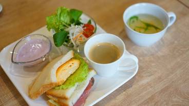 朝食ビュッフェ一例 / 2