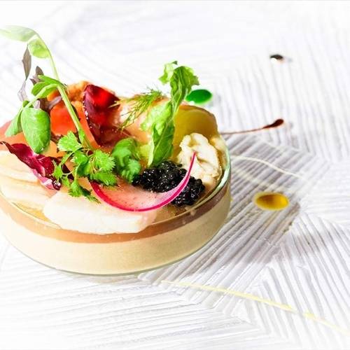 口福をもたらす
贅沢な料理とワイン / 4