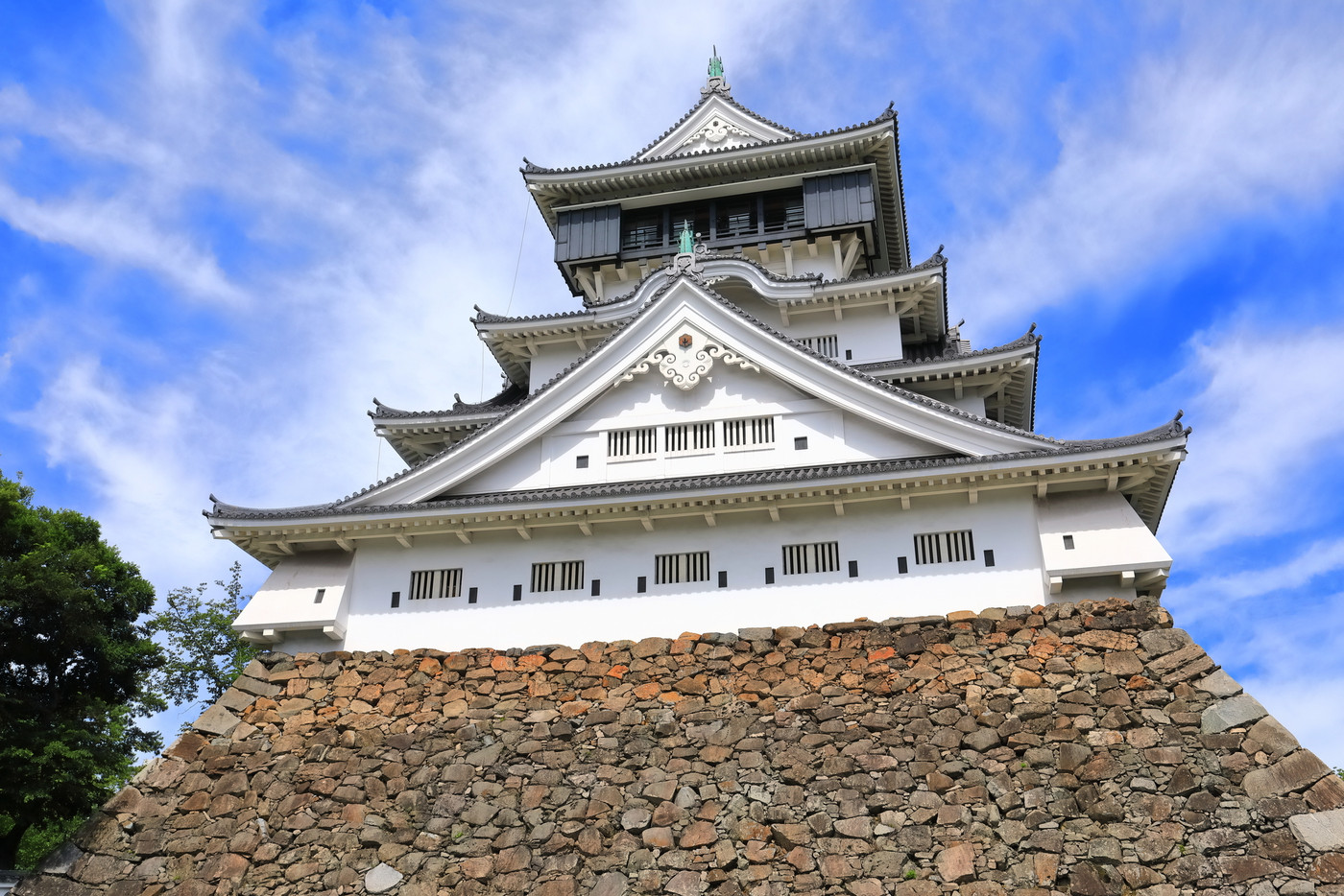 【福岡県】晴天下の小倉城天守閣