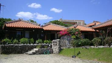 施設の入り口 / 4