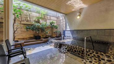 屋内スパ浴槽 / 1