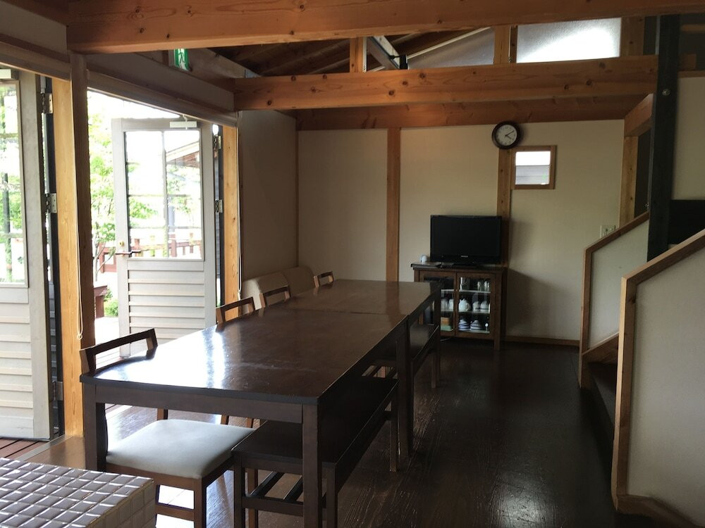 客室内のダイニングエリア