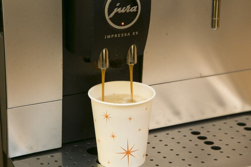 福井駅東口から徒歩約1分3913559