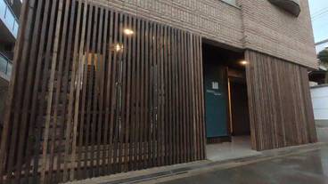 施設の入り口 / 3